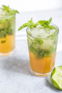 Iced Green Tea - Low Calorie Drinks to Stay Hydrated That Taste Better Than Water